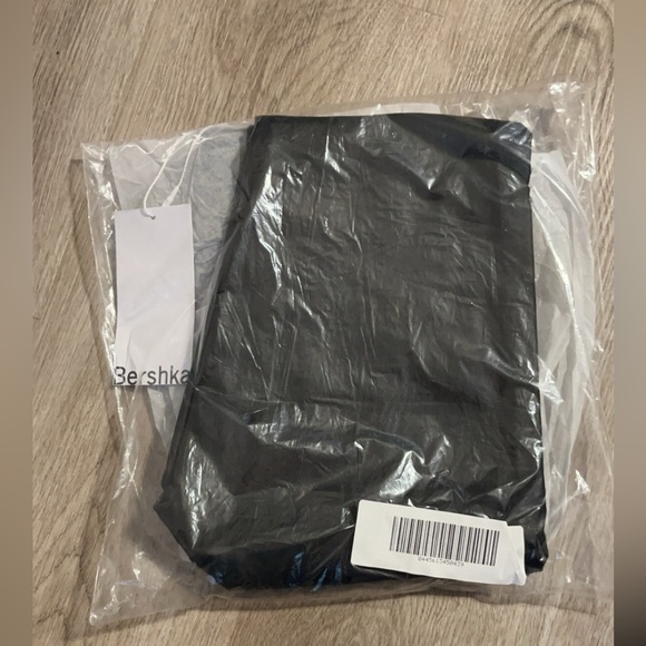 NWT Bershka High Waisted Coated Faux Leather Pants, US 4 (see below) - Picture 4 of 4